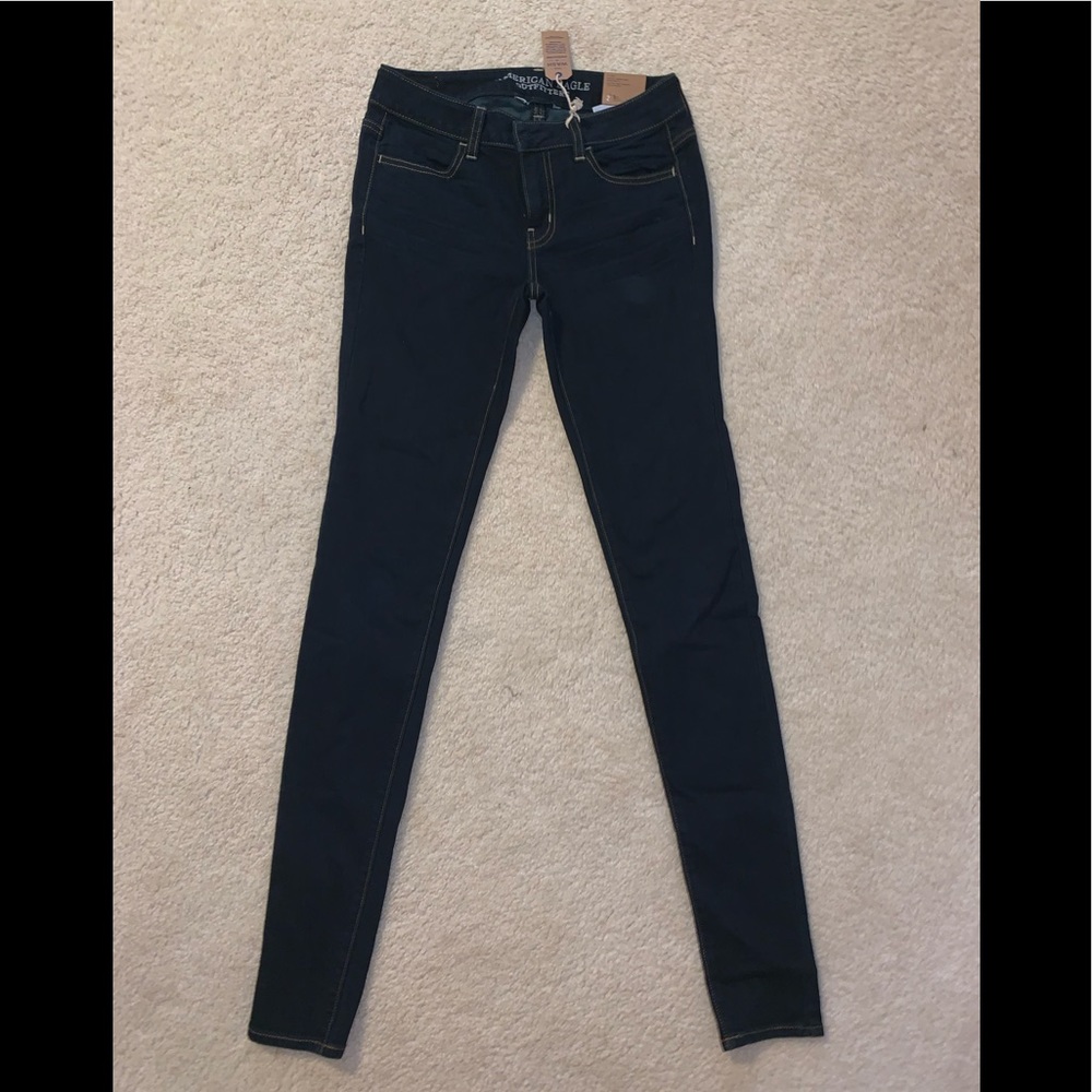 American Eagle dark-wash jegging!
